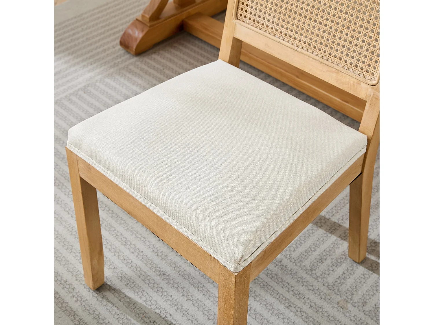 Set van 2 eetkamerstoelen met cane rugleuning en naturel houten frame