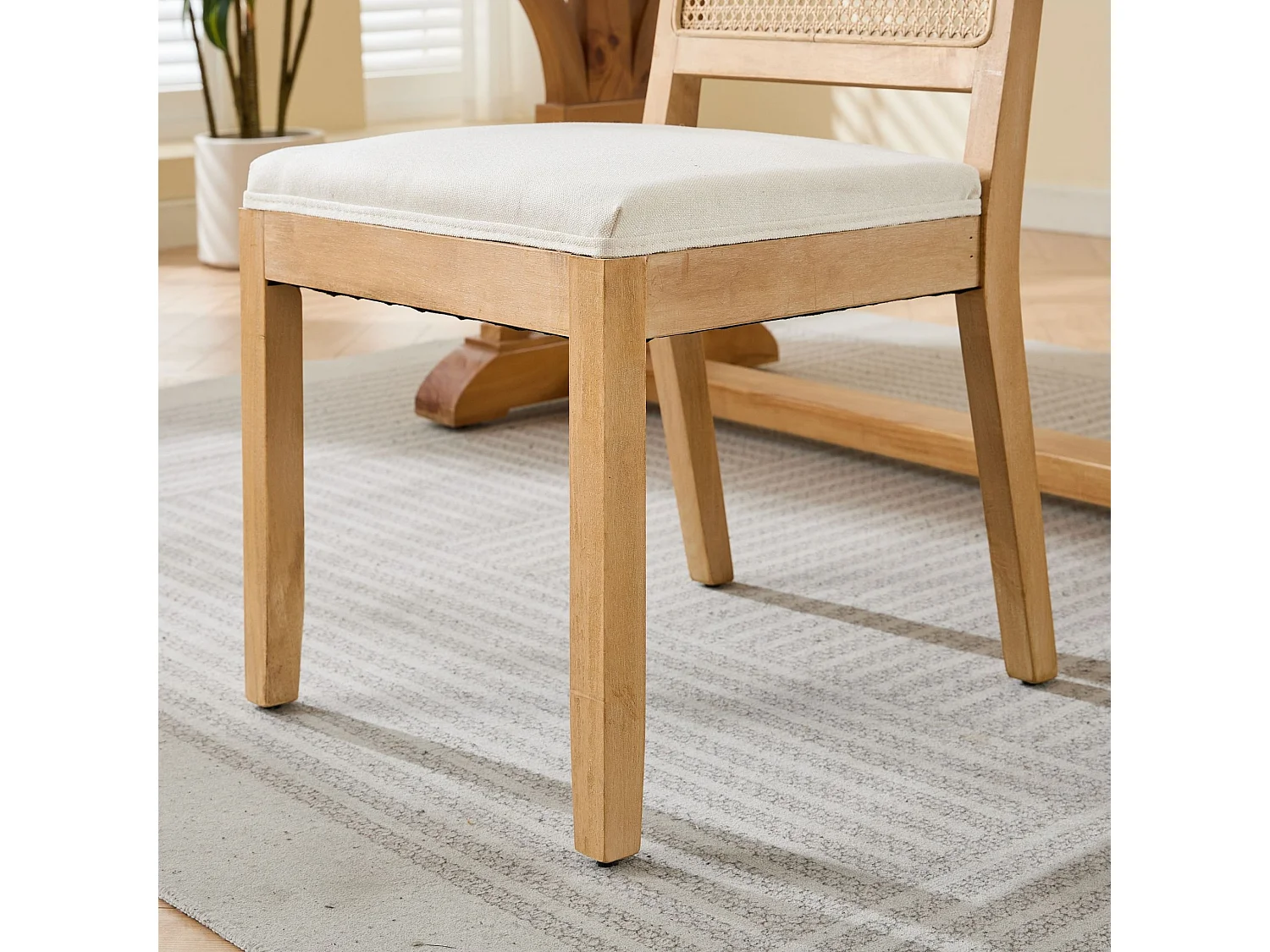 Set van 2 eetkamerstoelen met cane rugleuning en naturel houten frame