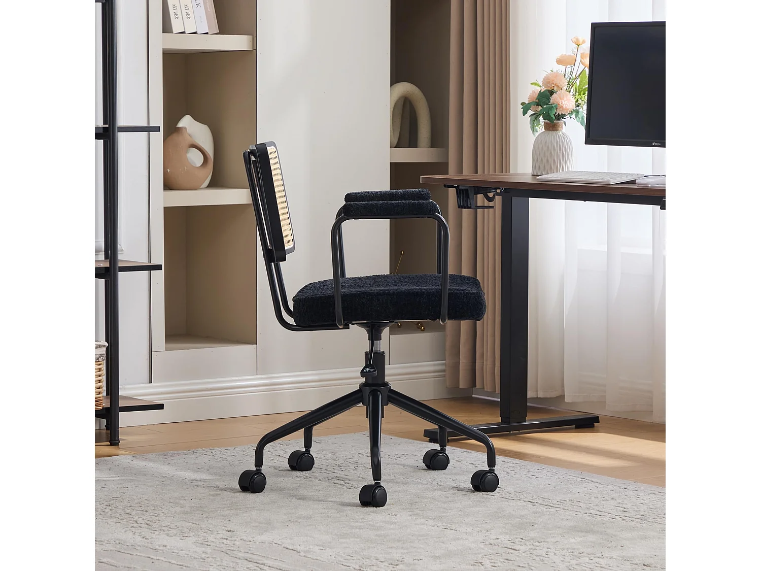 Bürostuhl mit Rattan-Rückenlehne, Höhenverstellbarer Drehstuhl mit Polstersitz, Metallgestell Schreibtischstuhl mit Rollen, für Home Office