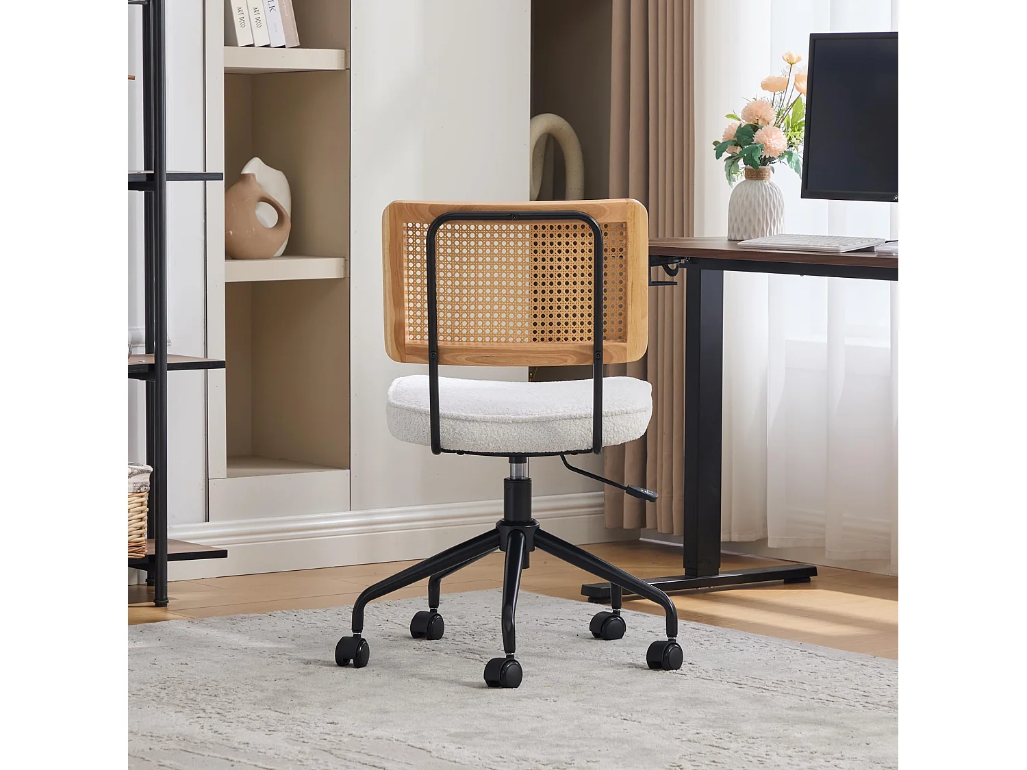 Vintage-Style bureaustoel met rotan rugleuning, chenille zitting, hoogte verstelbaar, 360° draaibaar, metalen frame