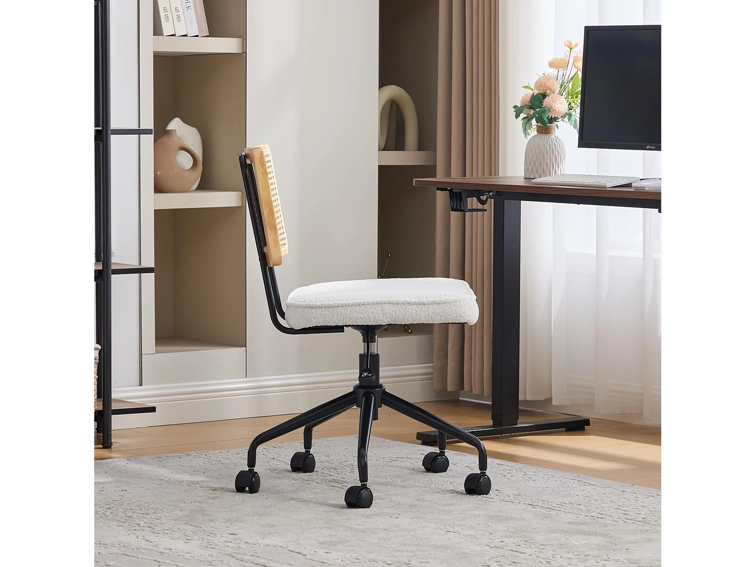 Vintage-Style bureaustoel met rotan rugleuning, chenille zitting, hoogte verstelbaar, 360° draaibaar, metalen frame