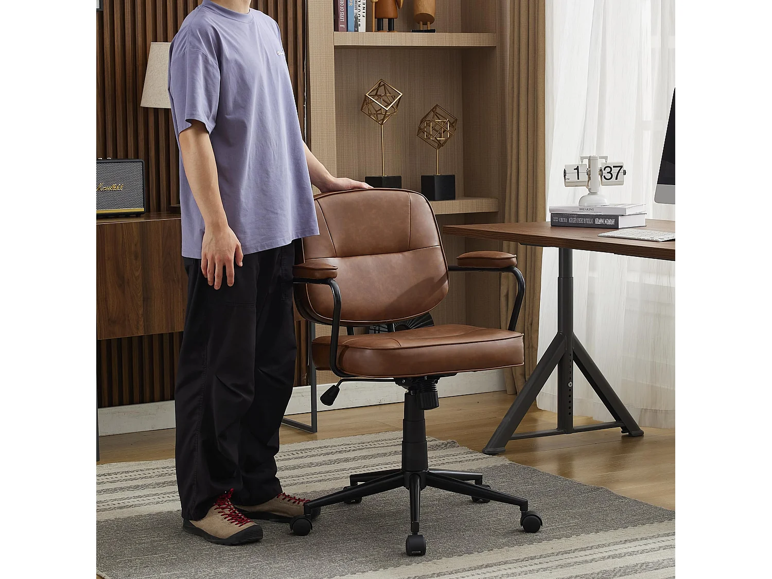 Chaise de bureau en simili cuir vintage marron, fauteuil de bureau pivotant avec fonction basculante, style industriel rétro pour le télétravail