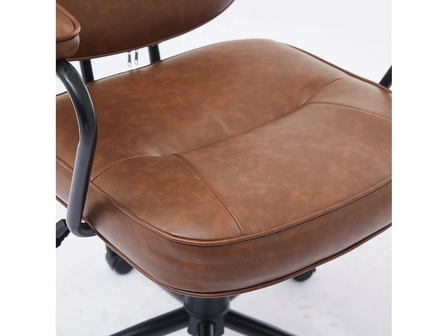 Chaise de bureau en simili cuir vintage marron, fauteuil de bureau pivotant avec fonction basculante, style industriel rétro pour le télétravail