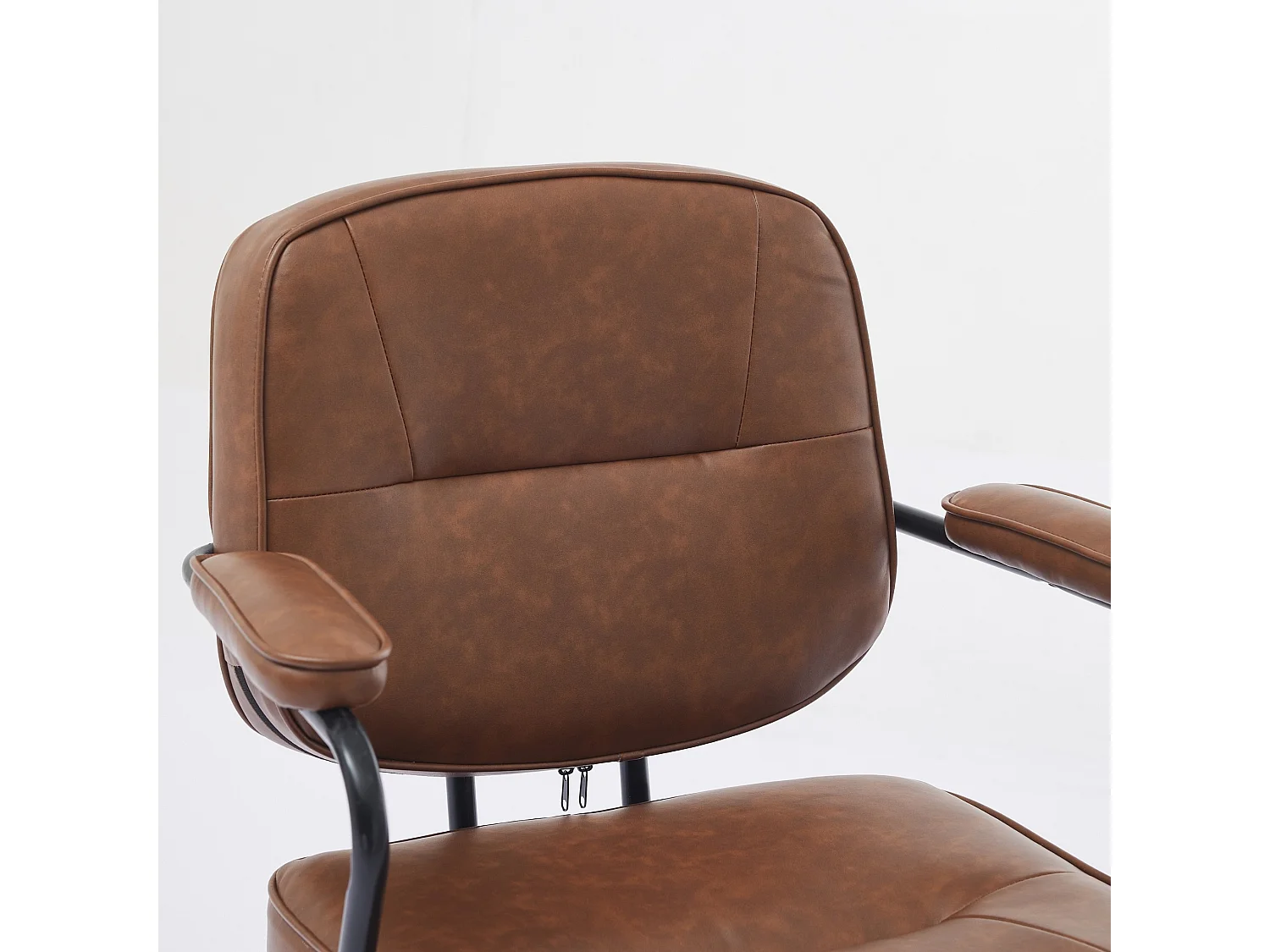 Chaise de bureau en simili cuir vintage marron, fauteuil de bureau pivotant avec fonction basculante, style industriel rétro pour le télétravail