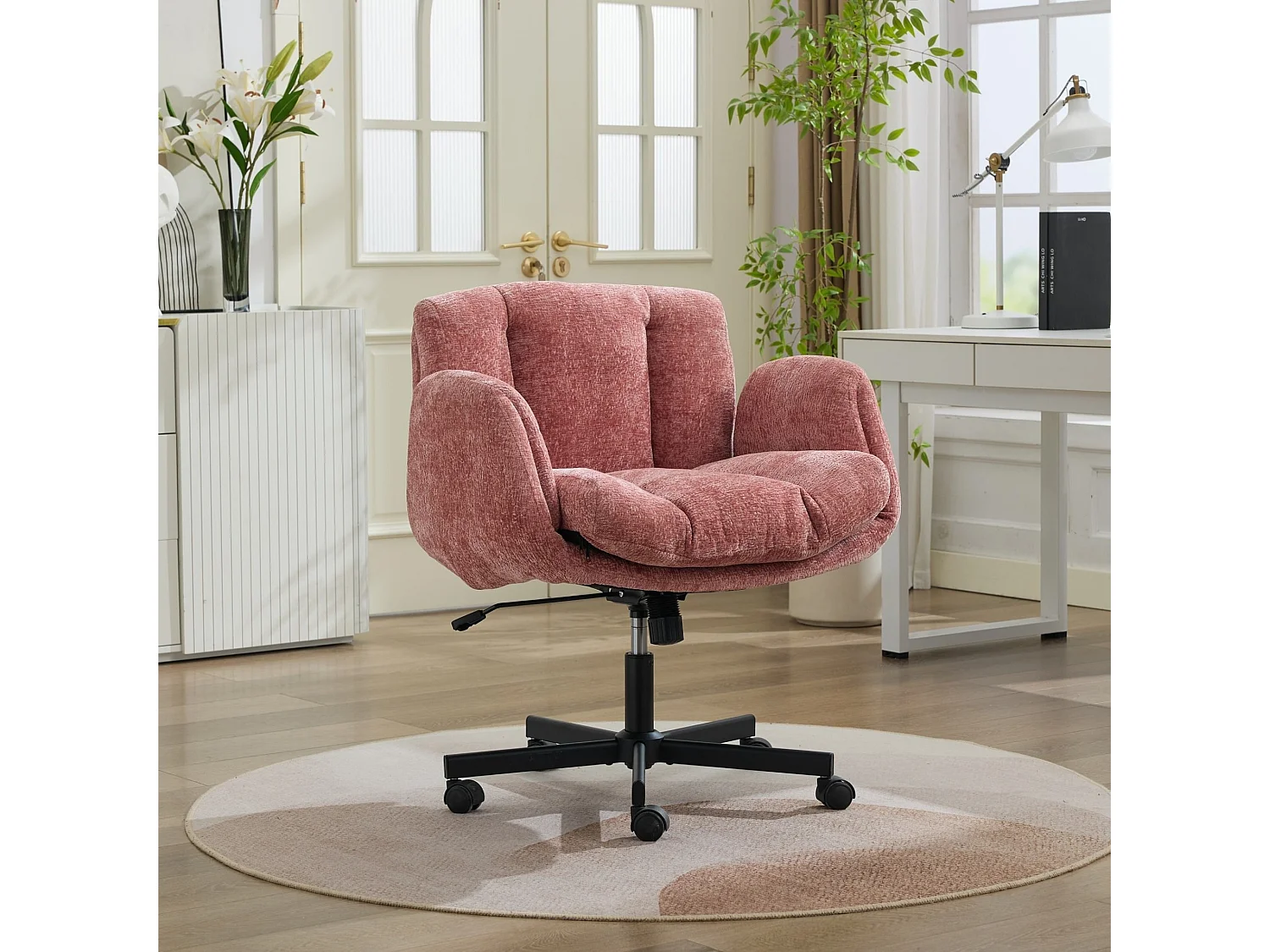 Chaise de bureau Cross Legged avec accoudoirs rabattables et assise large