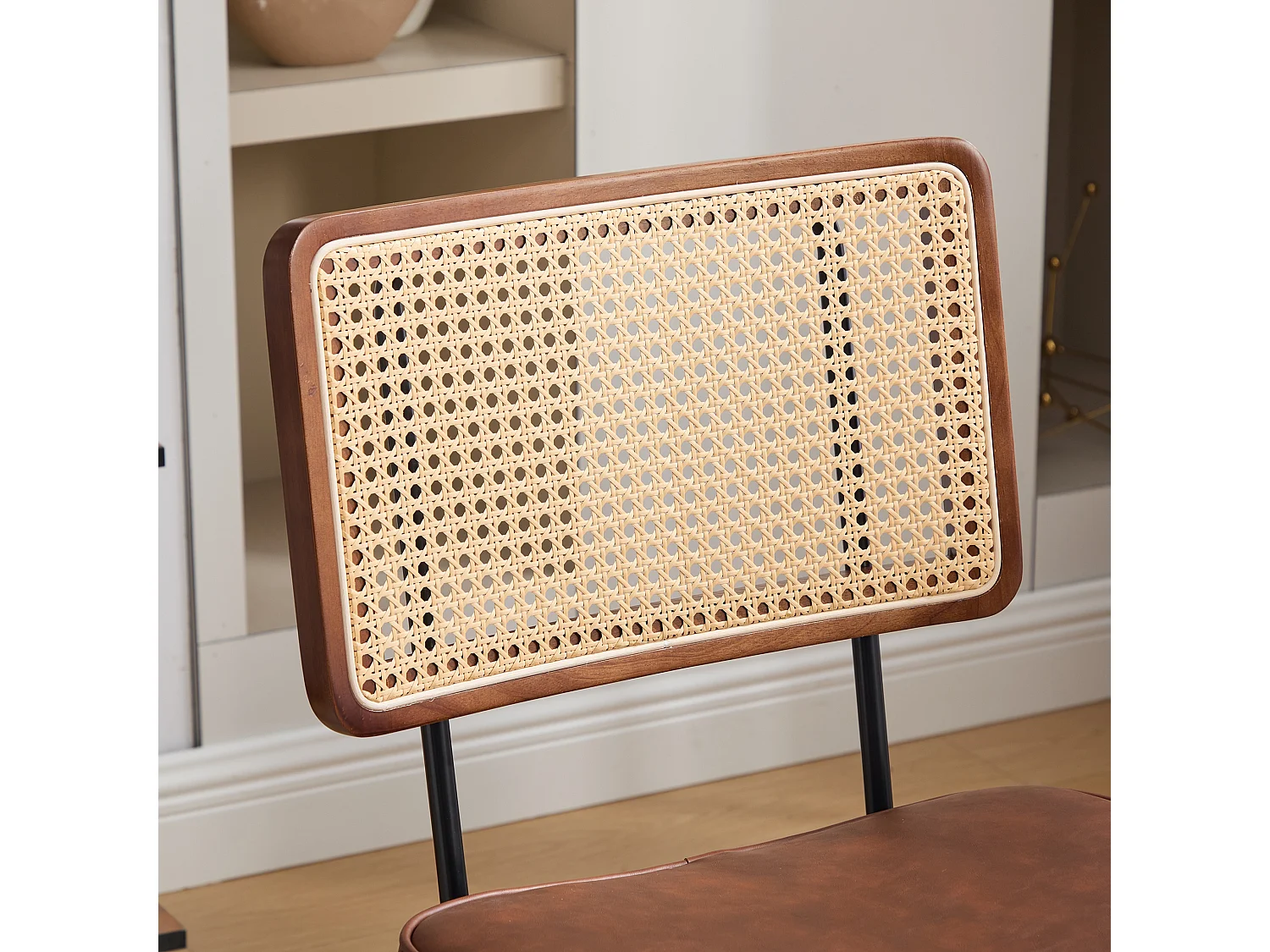 Vintage Scandinavische bureaustoel met rotanlook rugleuning, draaibaar en verstelbaar