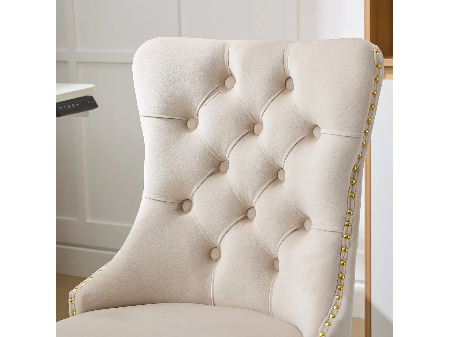 Chaise de bureau vintage en velours avec dossier capitonné et base dorée à roulettes