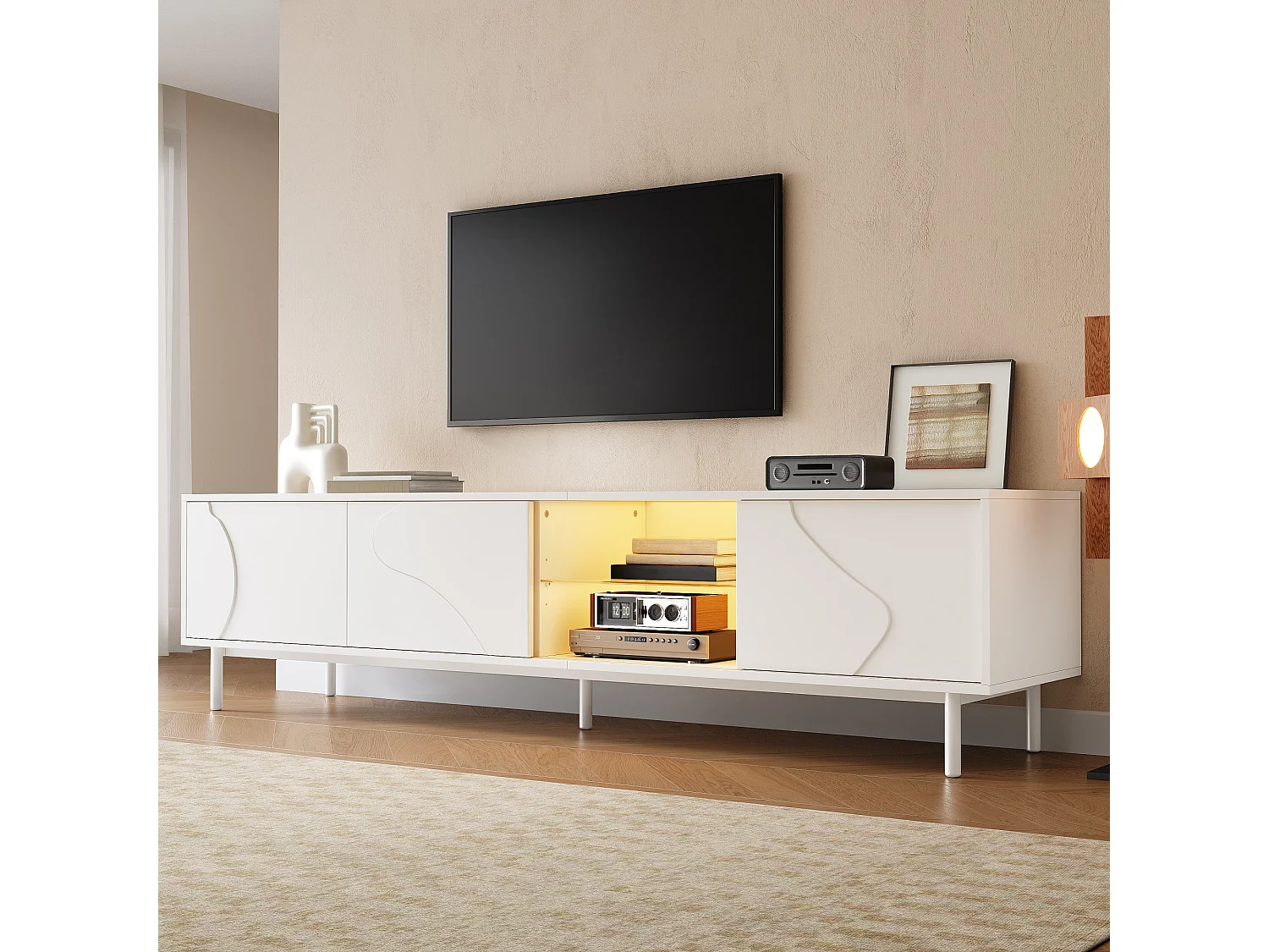 TV-möbel 180x40x45 cm - LED-belysning - 3 skjutdörrar - Glas hyllor - Stålben - MDF - Vit