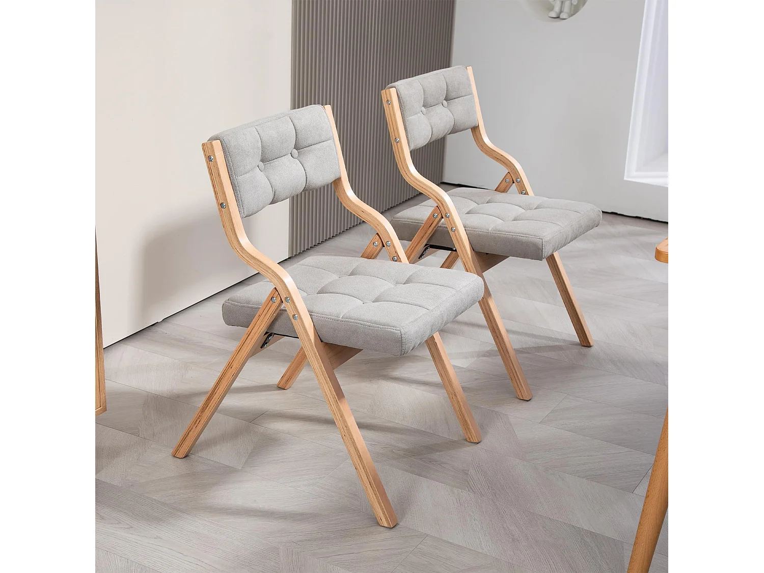 2er Set Esszimmerstühle Gepolsterte Klappstühle mit Holzfüßen, im nordischen Stil, Rückenlehne mit 110° Neigungswinkel, montagefrei