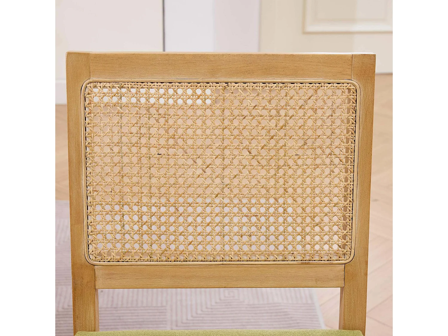 Lot de 2 chaises en lin vert olive - Cadre en bois et dossier en canne