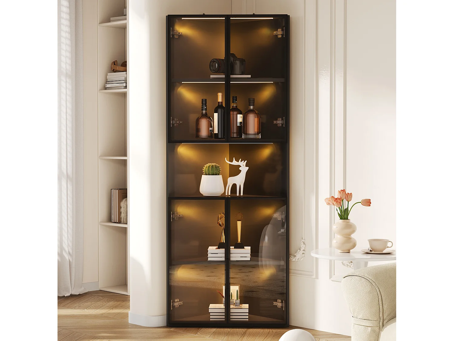 Vitrine d'angle triangulaire 62 x 32 x 160 cm avec LED et portes en verre - Noir