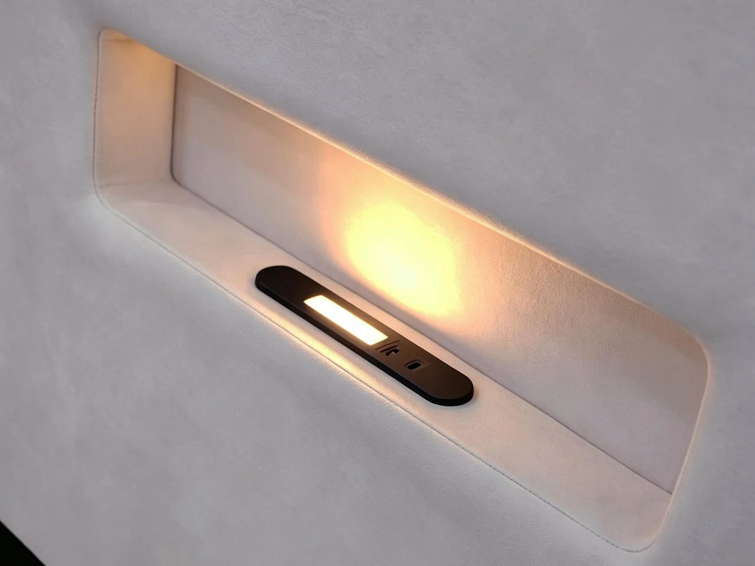 Lit Enfant Chat 90x200 Velours - Veilleuse Sans Fil, Port USB, 4 Tiroirs, Marchepied Amovible - Sur-Mesure Possible