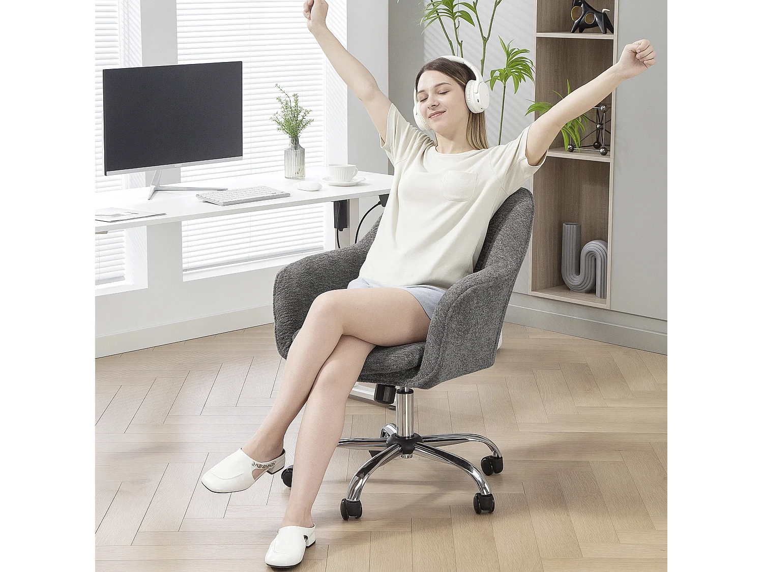 Chaise de bureau design bouclette gris piètement acier chromé
