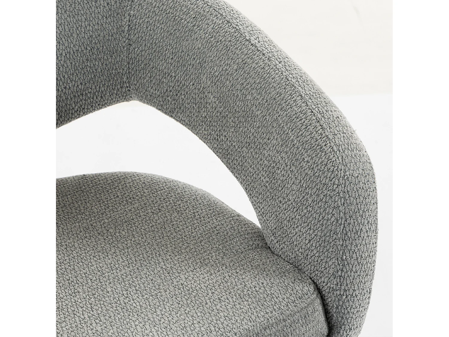 Chaise de bureau design ajouré enveloppant tissu gris