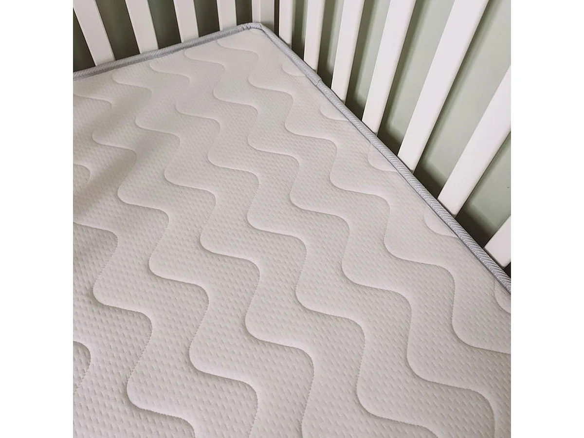 Matelas bébé TINEO 60 x 120 cm - 11 cm d'épaisseur, faces saisonnières