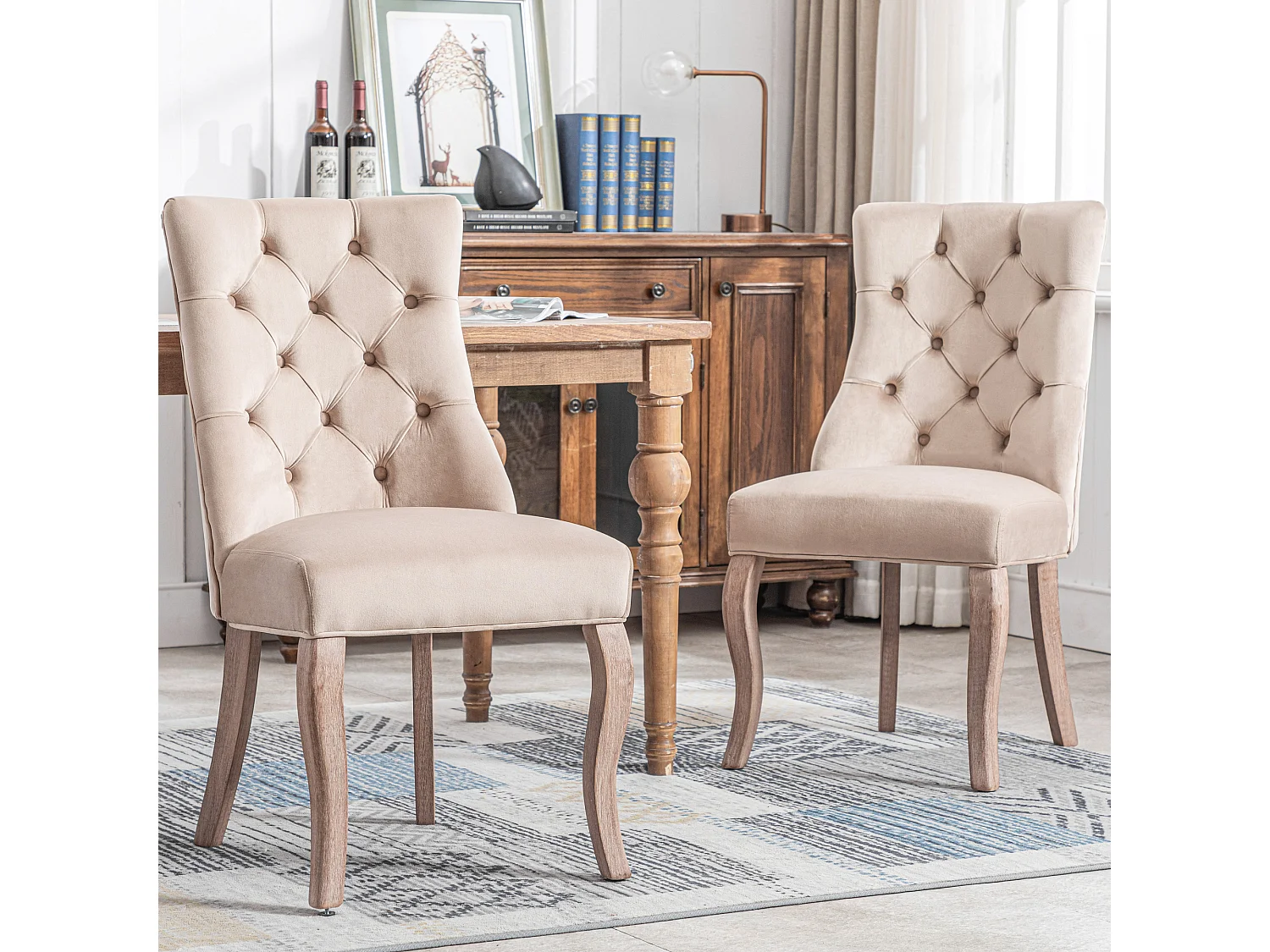 Lot de 2 chaises velours beige, dossier haut capitonné, pieds bois massif, salle à manger