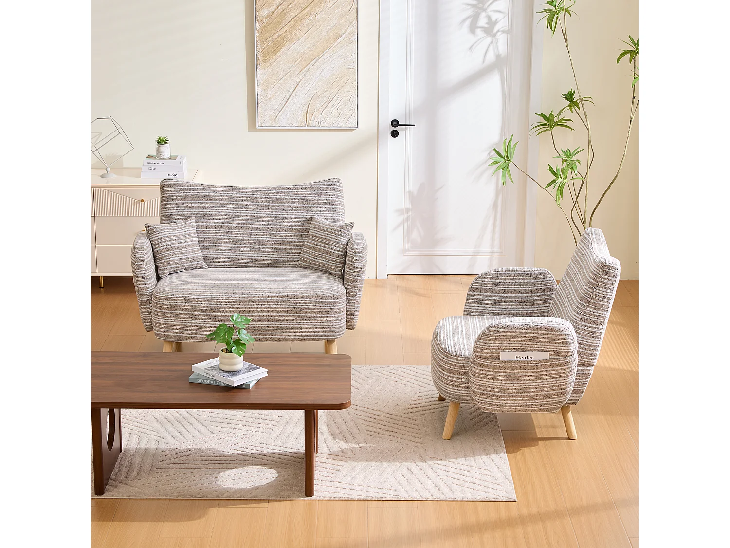 Canapé 2 places bouclé kaki, assise profonde, accoudoirs rembourrés, sac de rangement, petit espace