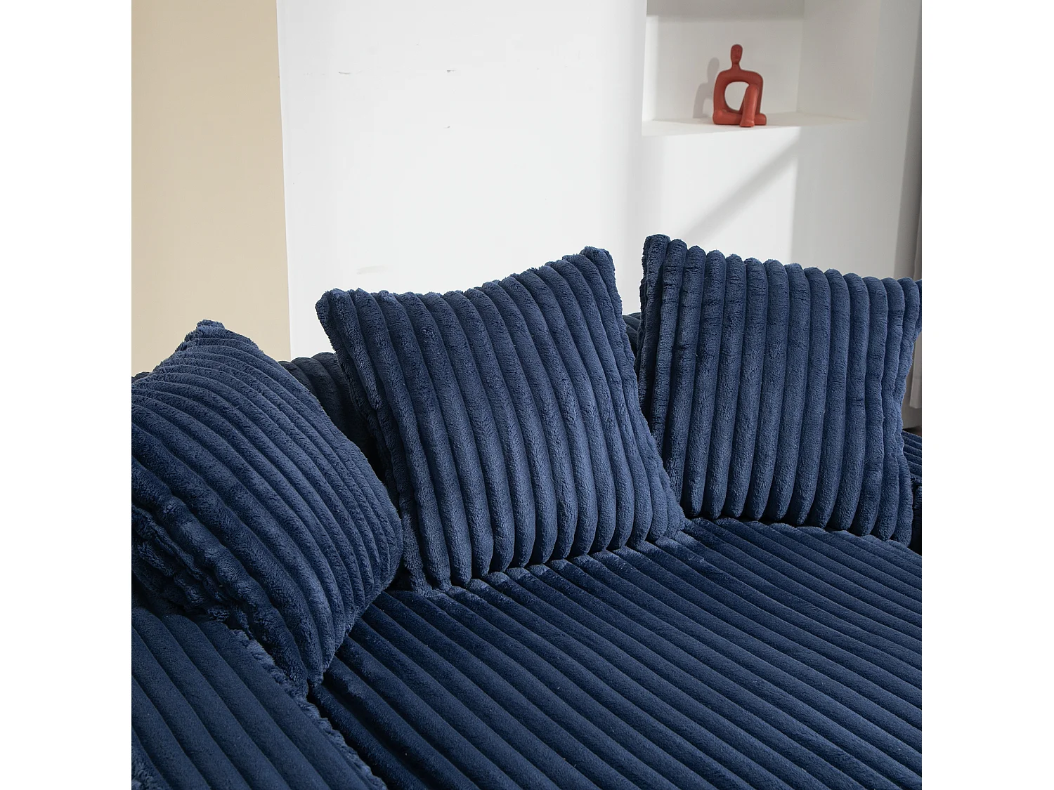 Canapé relaxation Cloud velours côtelé bleu marine, 3 coussins, assise large, design scandinave