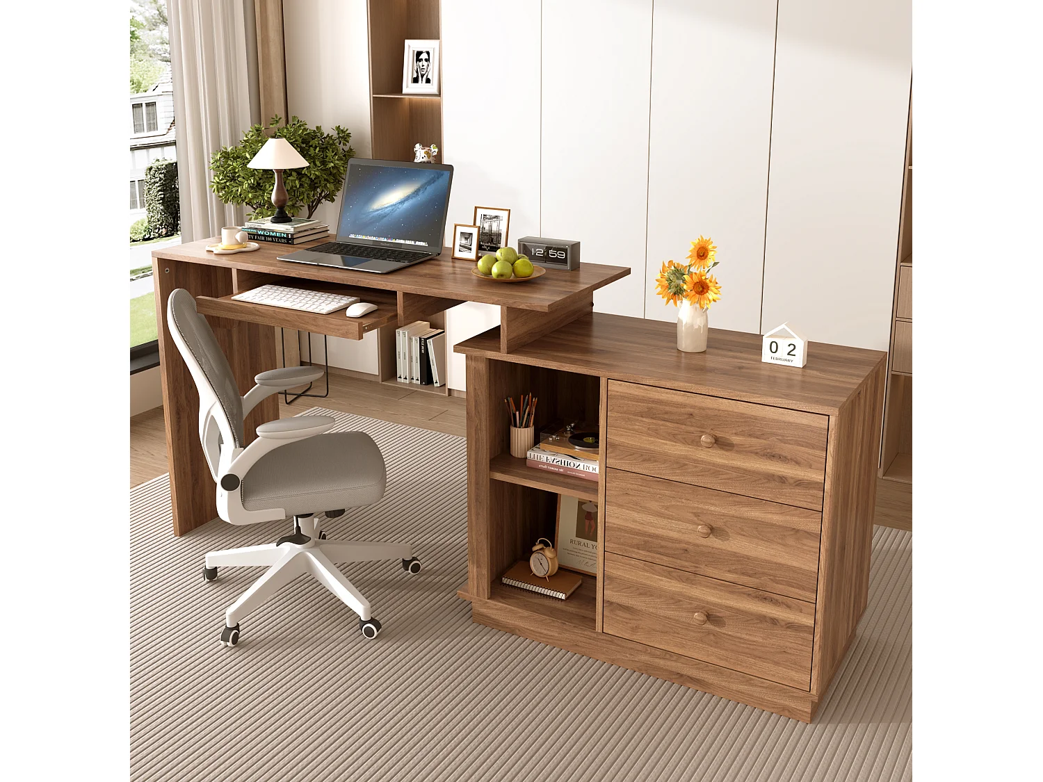 Bureau en bois avec tiroirs, clavier coulissant et rangements, design moderne, télétravail