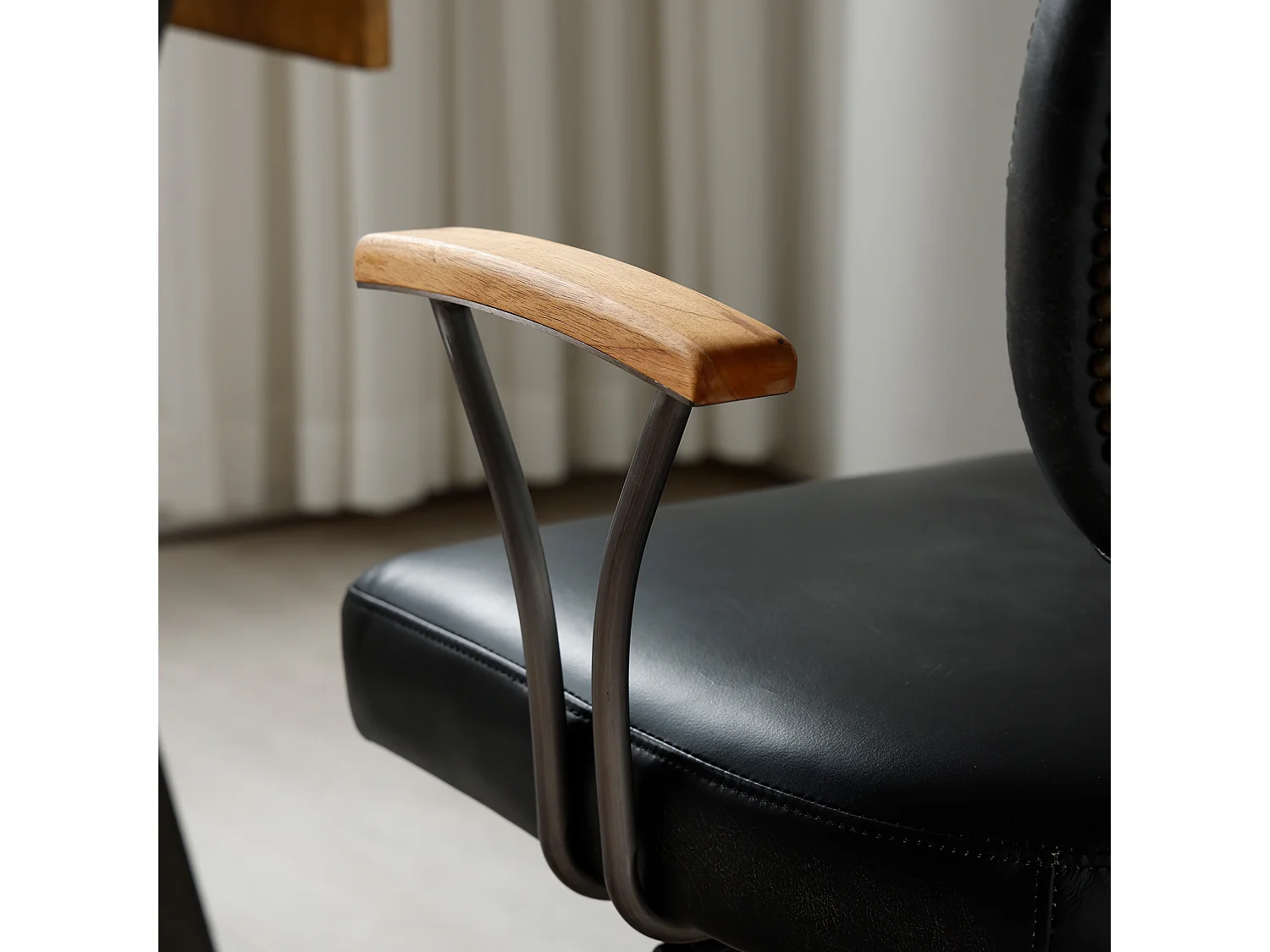 Chaise de bureau pivotante réglable, accoudoirs chêne, roulettes, siège ergonomique similicuir