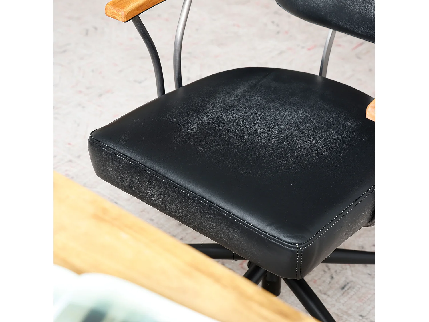 Chaise de bureau pivotante réglable, accoudoirs chêne, roulettes, siège ergonomique similicuir