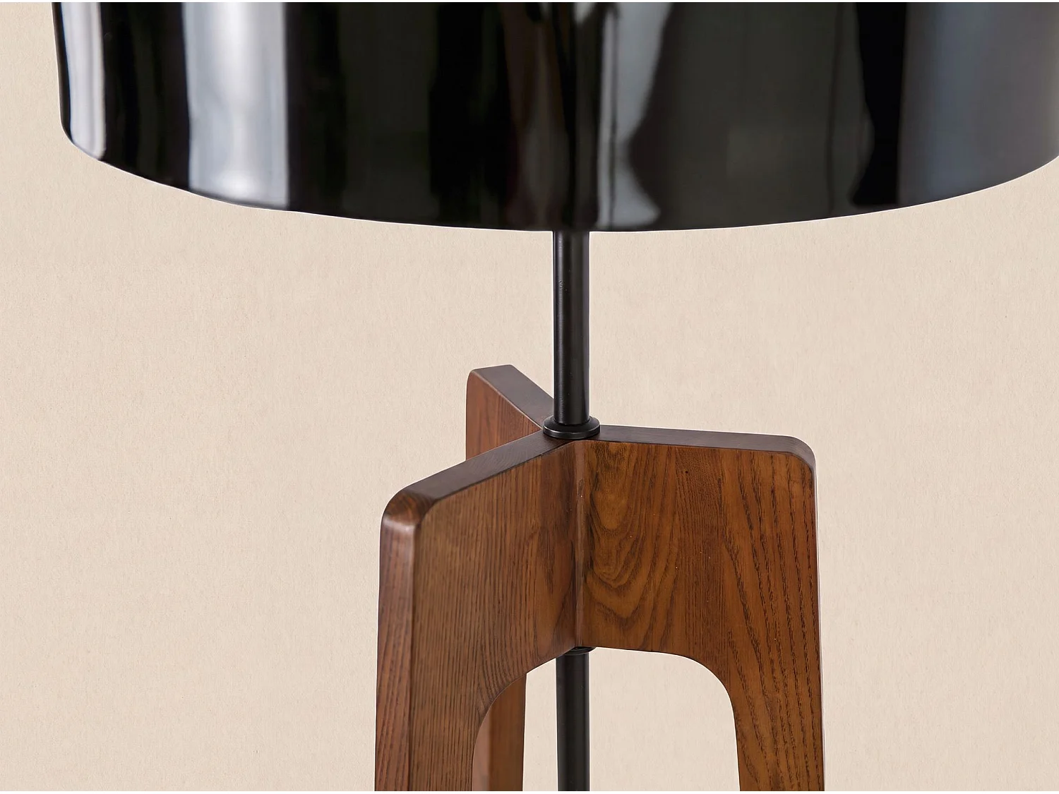 Lampadaire en aluminium noir et blanc et bois de pin couleur noyer 8110 THE LUMINE