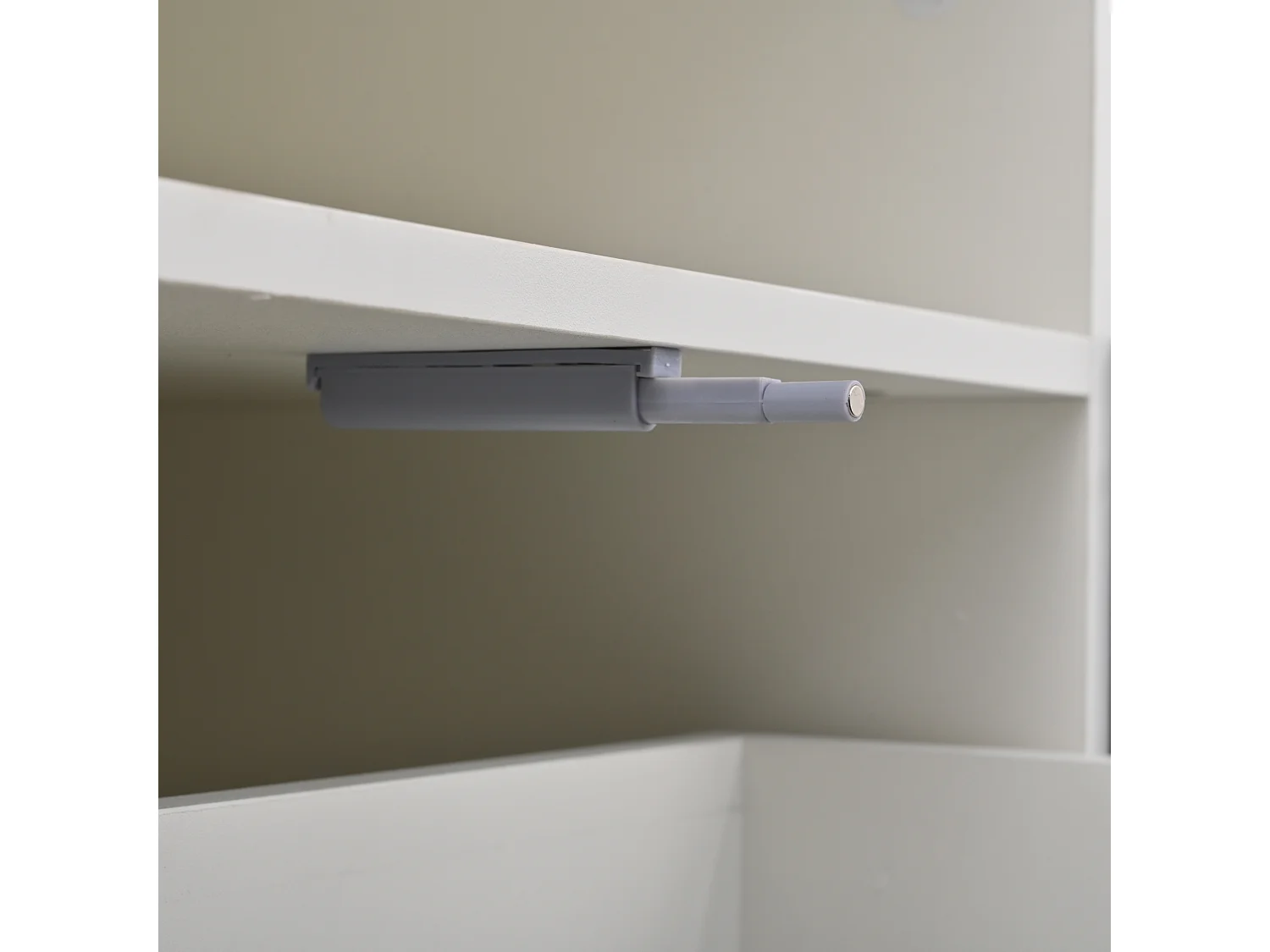 Mobile TV bianco e nero 180x38,5x45 cm con led, 2 ante, 2 cassetti e 4 nicchie aperte