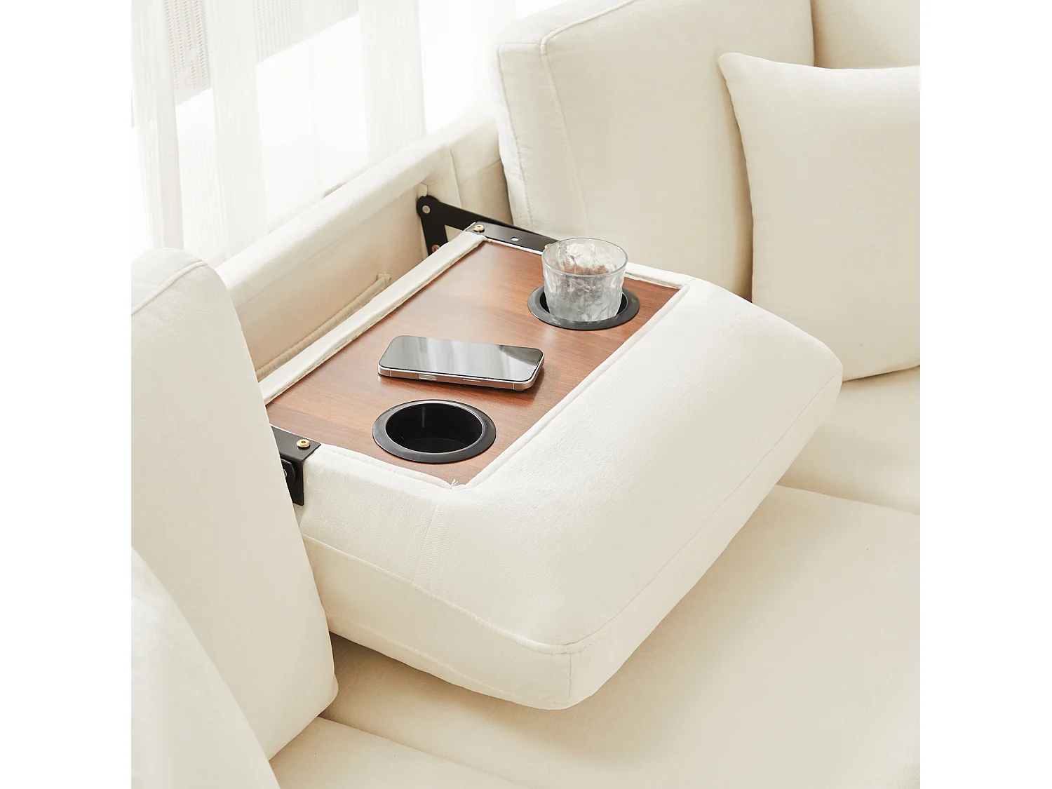 Sofá esquinero, con reposapiés, lámpara de lectura, puertos USB y tipo C, mesita auxiliar, mesa de centro, dos portavasos, terciopelo de chenilla, beige