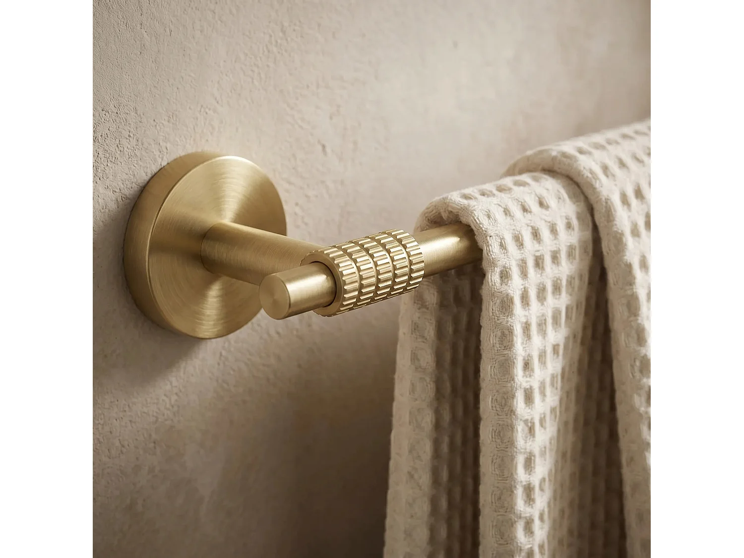 Badeværelsesbøjle Rea Riwon 29101 Brush Gold