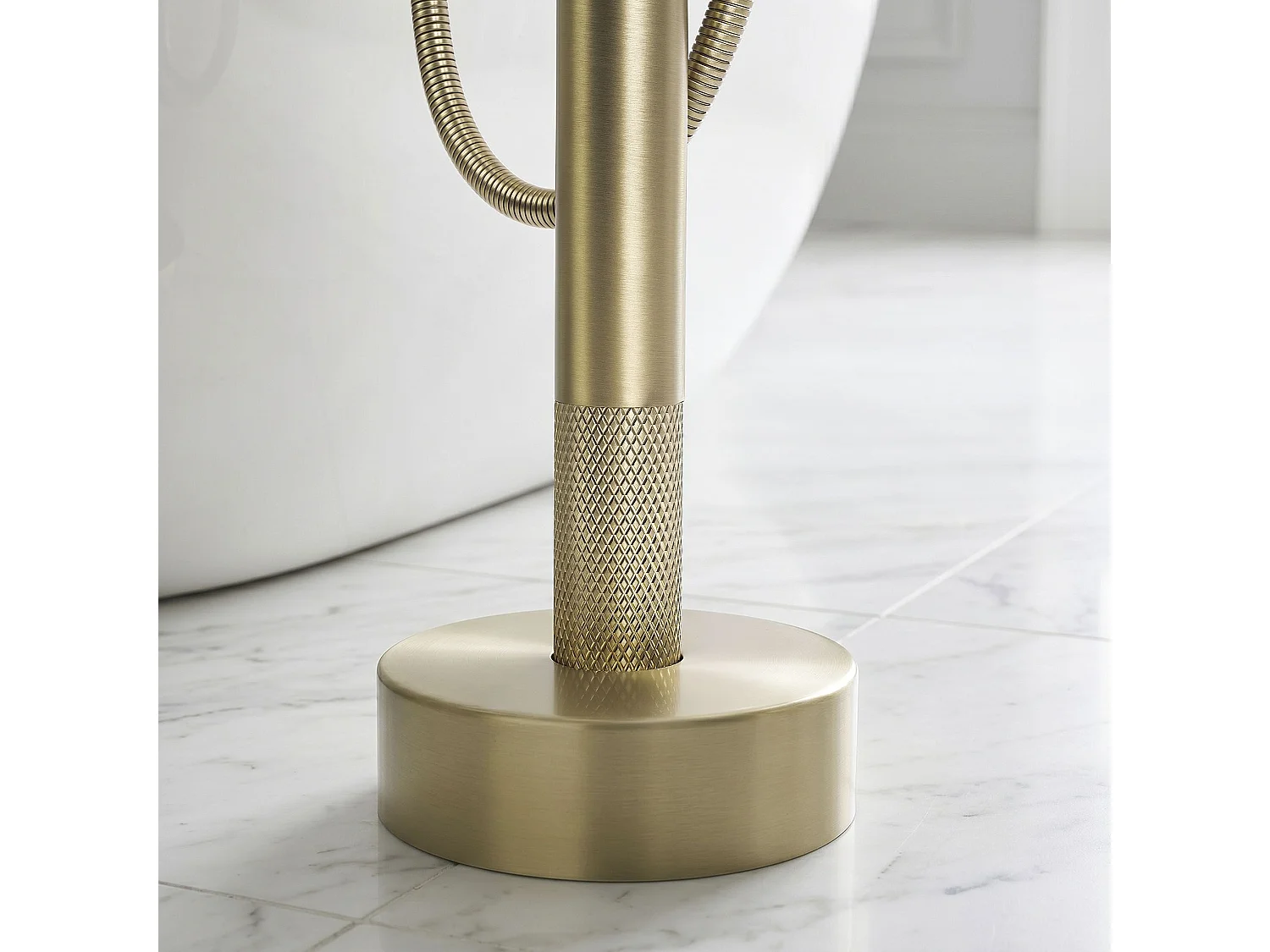 Torneira De Banheira De Chão Rea Venti Brush Gold
