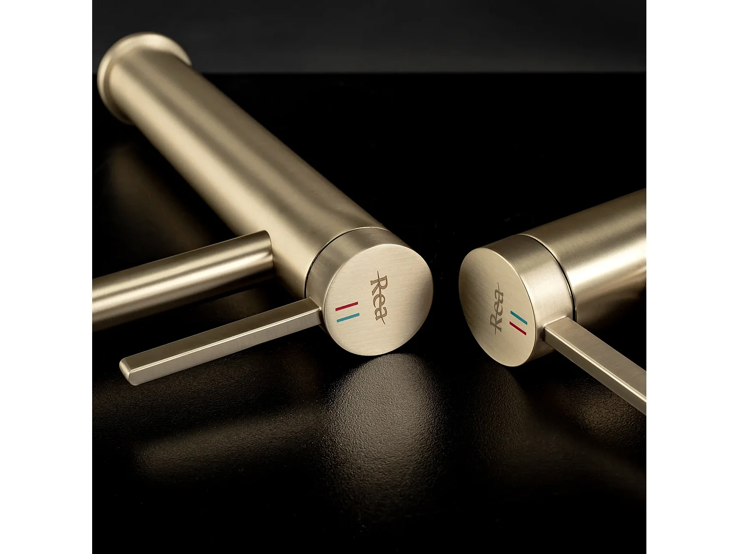 Grifo Del Lavabo Rea Rivo High Brush Gold