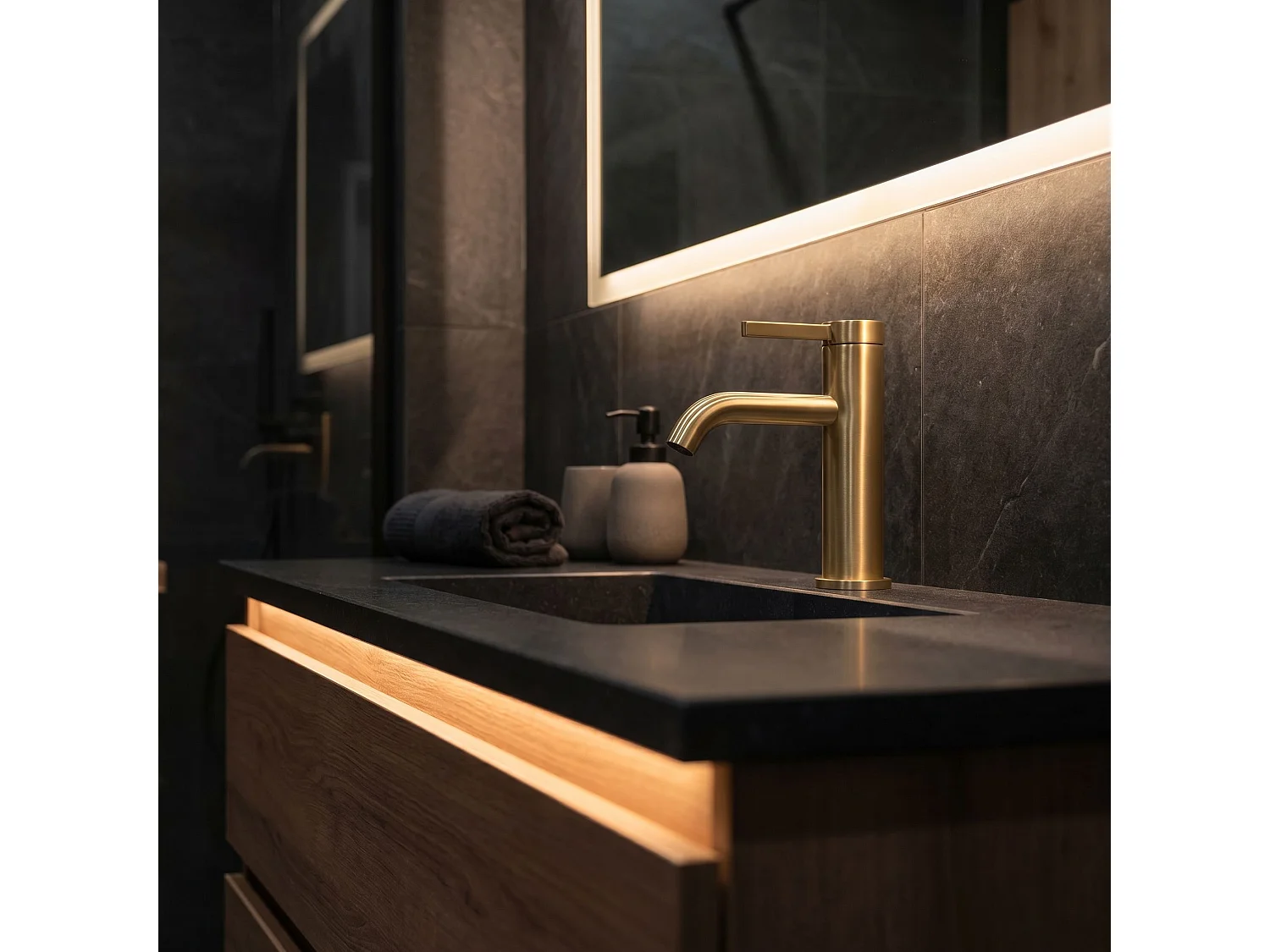Robinet De Lavabo Rea Rivo Low Brush Gold