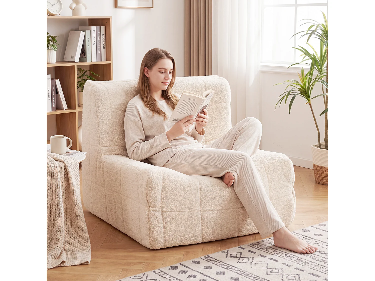 Fauteuil avec rembourrage en mousse et housse en peluche