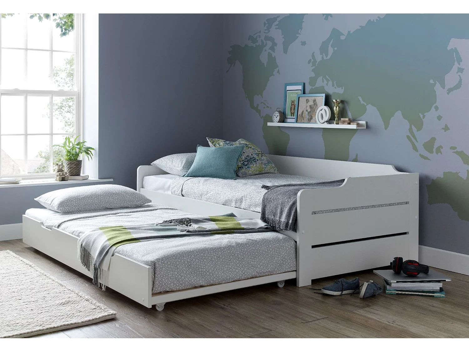 Copella White Guest Bed With Trundle