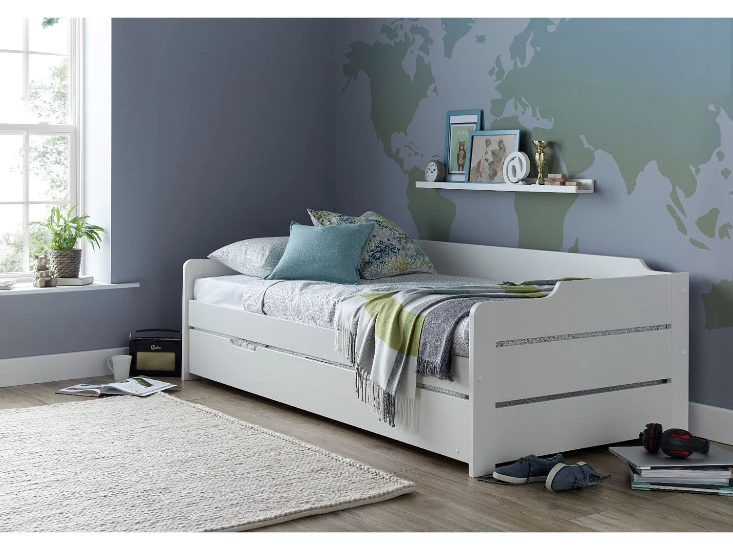 Copella White Guest Bed With Trundle