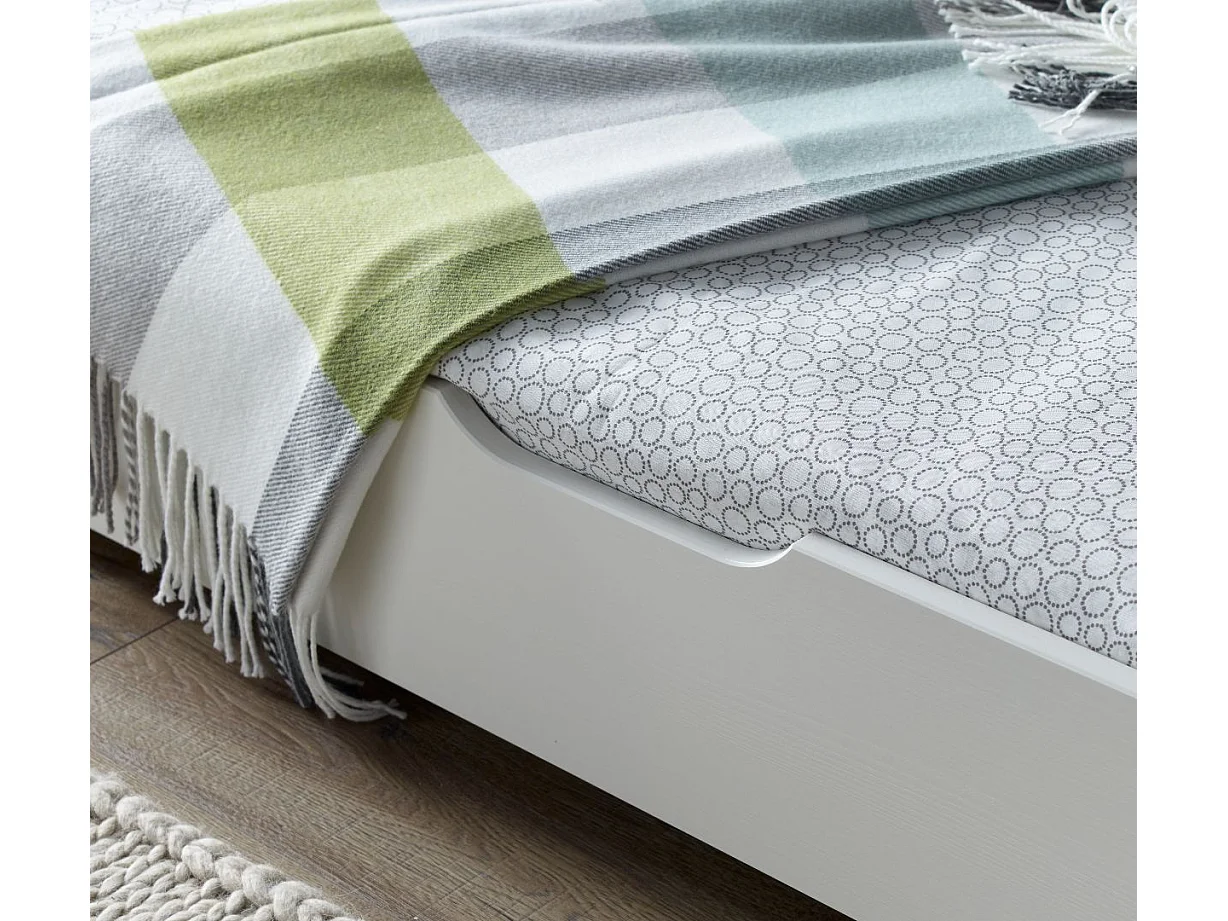 Copella White Guest Bed With Trundle