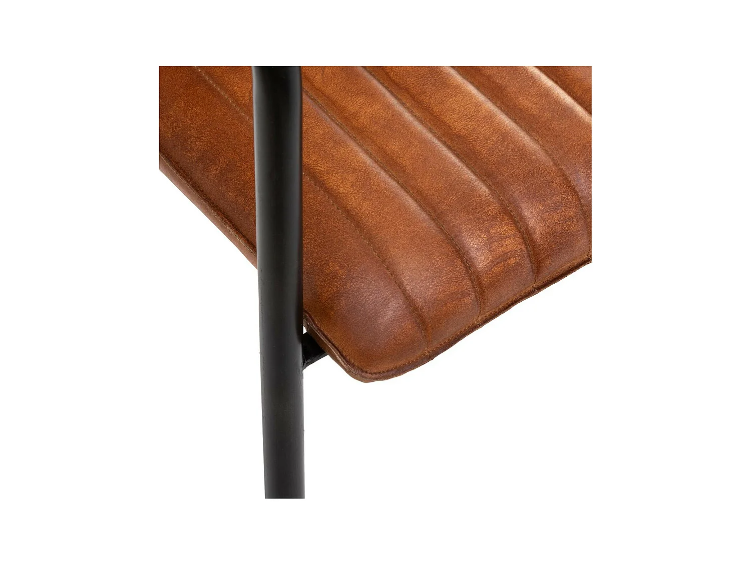 Fauteuil rétro en Cuir Cognac et structure en Métal Noir