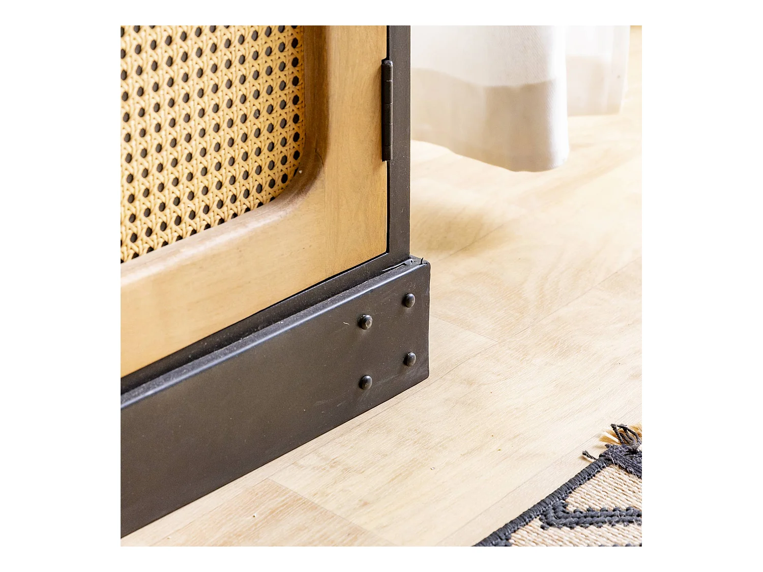 Buffet en bois de manguier et cannage Ezra