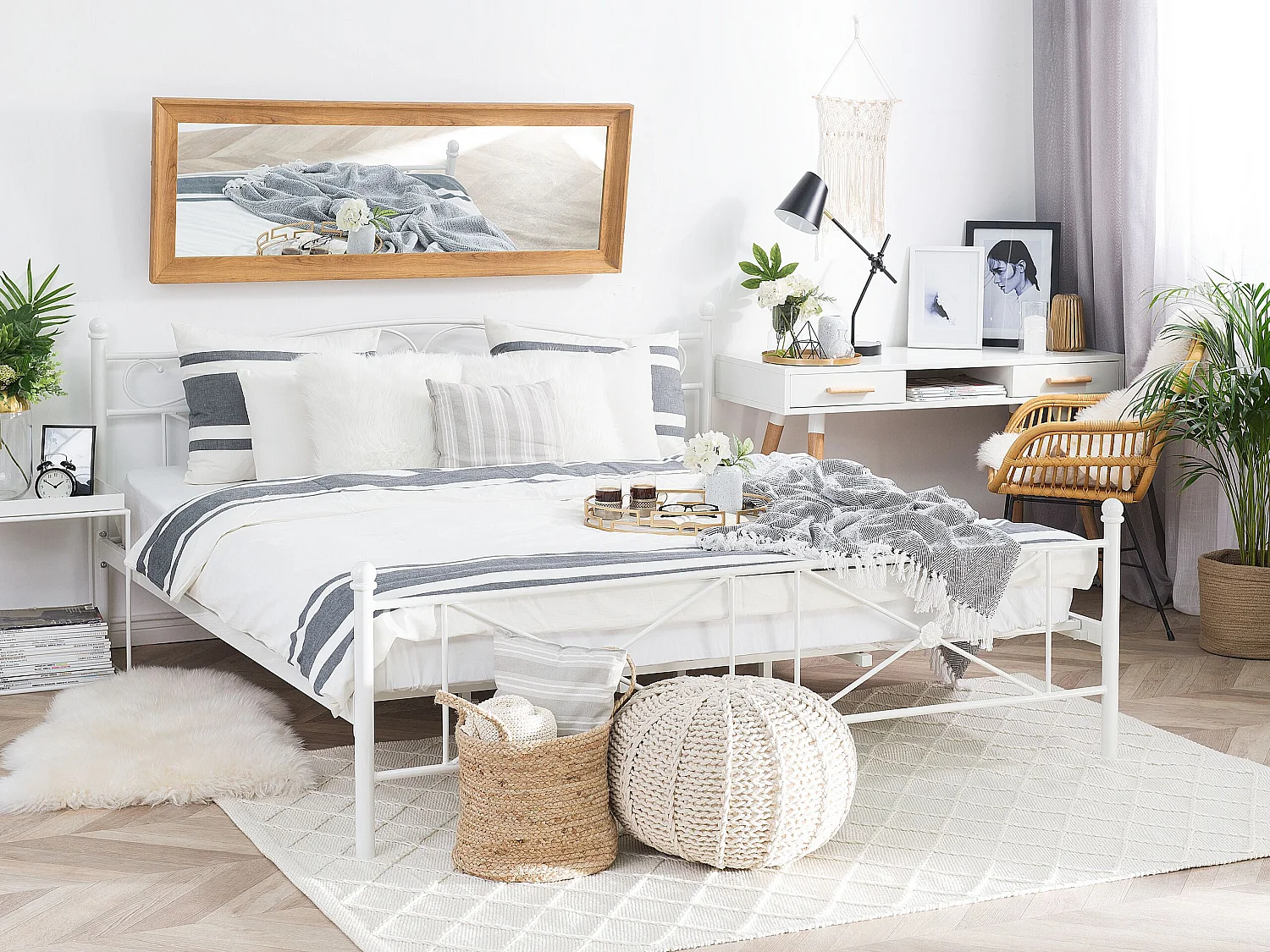 Zeitlos schönes Metallbett in schlichtem Design 140 x 200 cm weiß Rodez