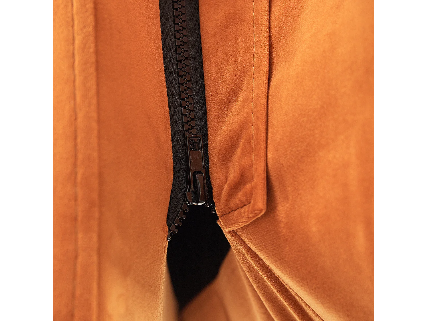 Elegantes Polsterbett in Orange Samtstoff mit Lattenrost 160 x 200 cm Melle