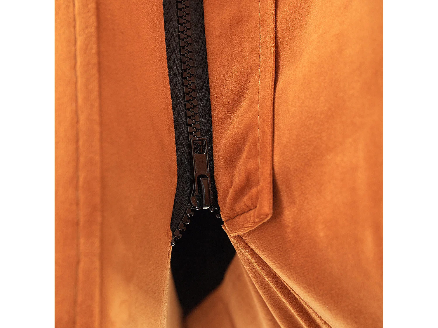 Elegantes Polsterbett in Orange Samtstoff mit Lattenrost 160 x 200 cm Melle