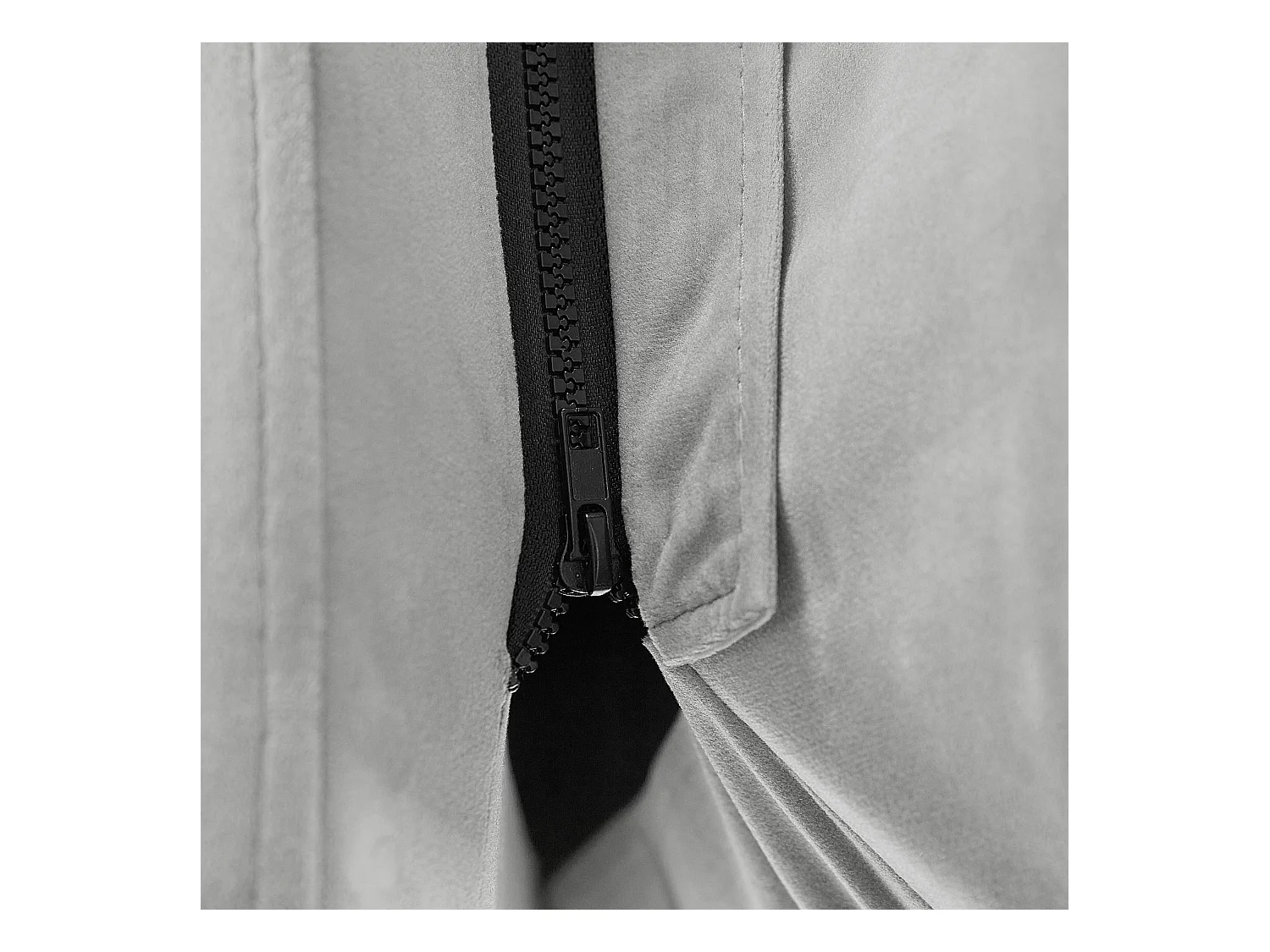 Elegantes Polsterbett in Grau Samtstoff mit Lattenrost 180 x 200 cm Melle