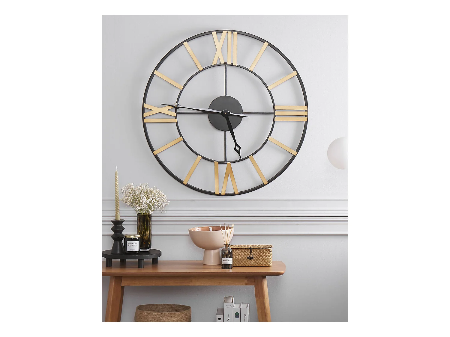 Runde Wanduhr ø 80 cm aus Eisen römische Ziffern schwarz / gold Valsot