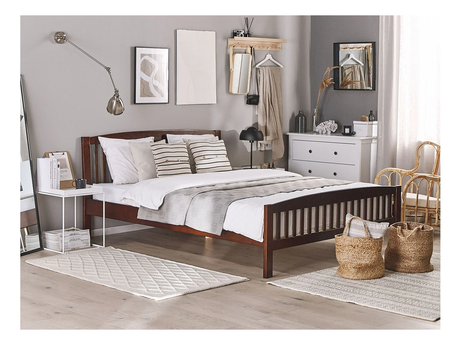 Bed Dennenhout CASTRES 180 x 200 cm Donkerbruin