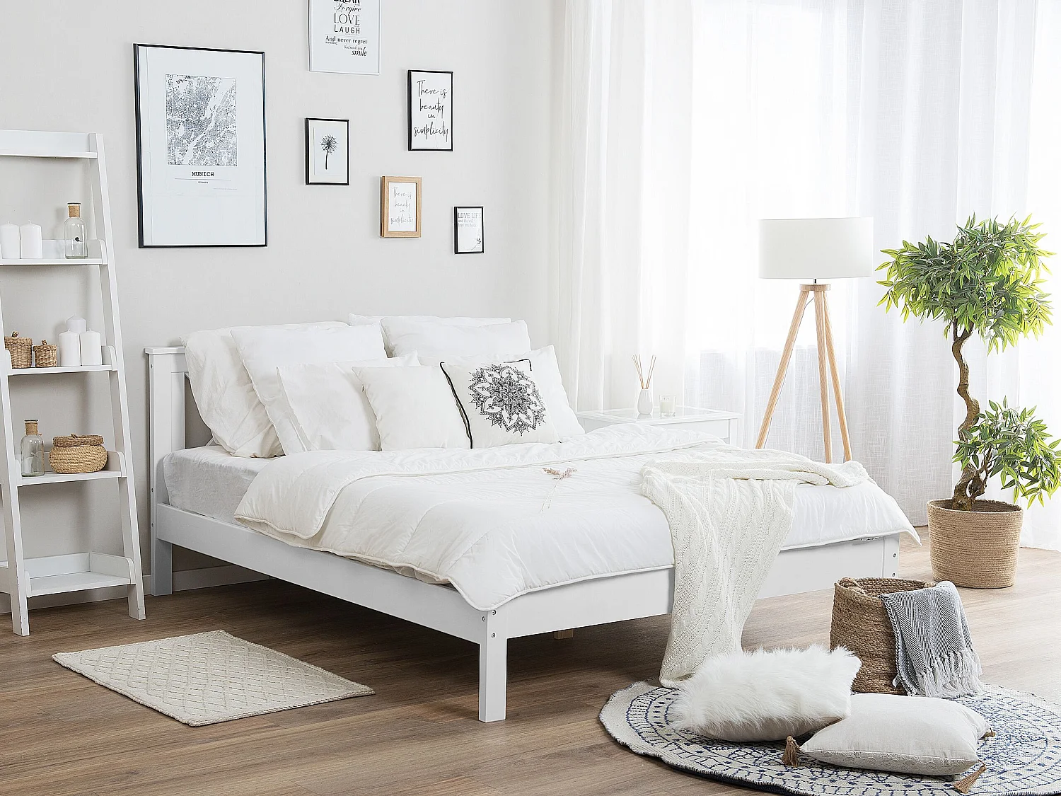 Bett mit Lattenrost Kiefernholz TANNAY 180 x 200 cm Weiss