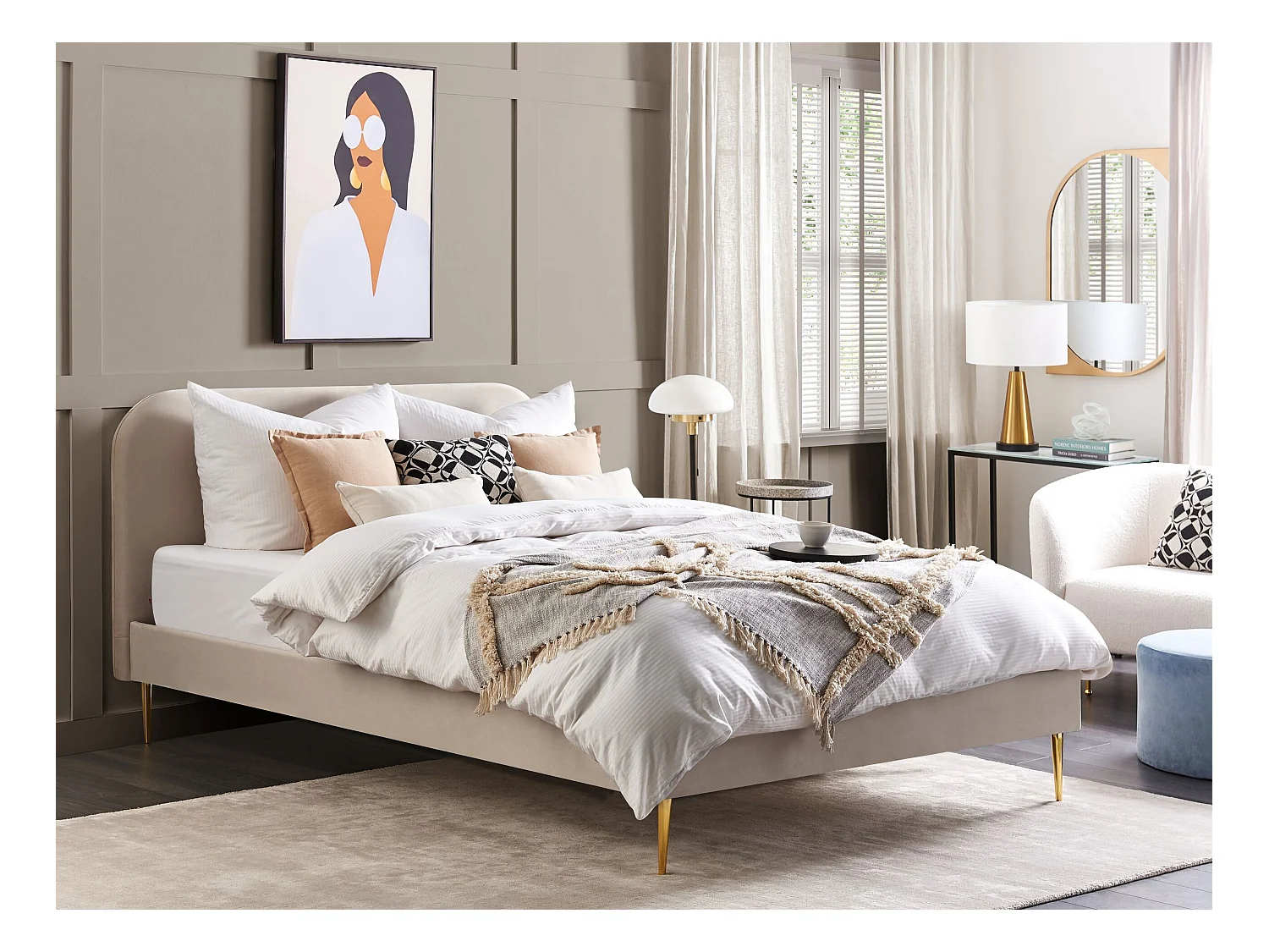 Polsterbett Samtstoff beige mit Lattenrost 180 x 200 cm Metallfüße gold Flayat