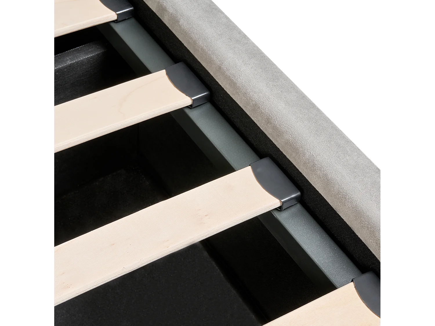 Polsterbett Samtstoff hohes Kopfteil helles Grau 140 x 200 cm Bettkasten Lubbon