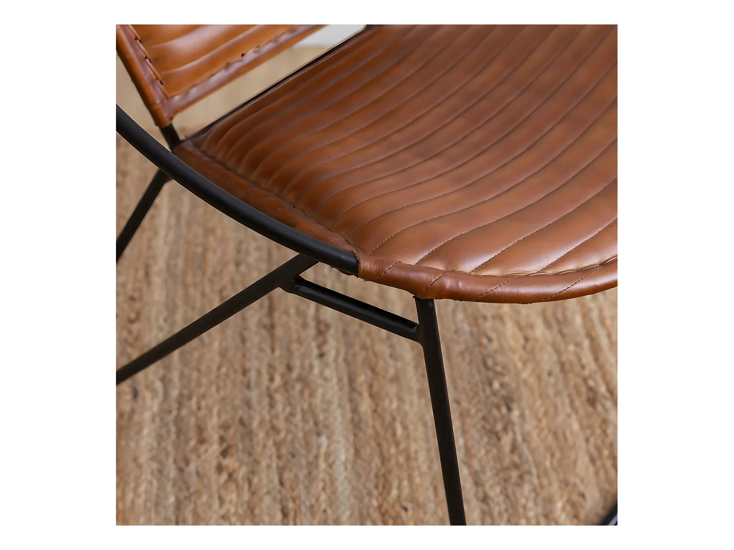 Fauteuil en cuir marron et métal Jaya