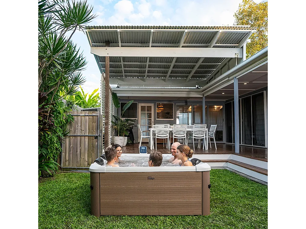 Tempo Style - Spa rigida quadrata MSpa Oslo Amber  F-AM063W | Dimensioni 1.60 x 1.60 x 0.65 m