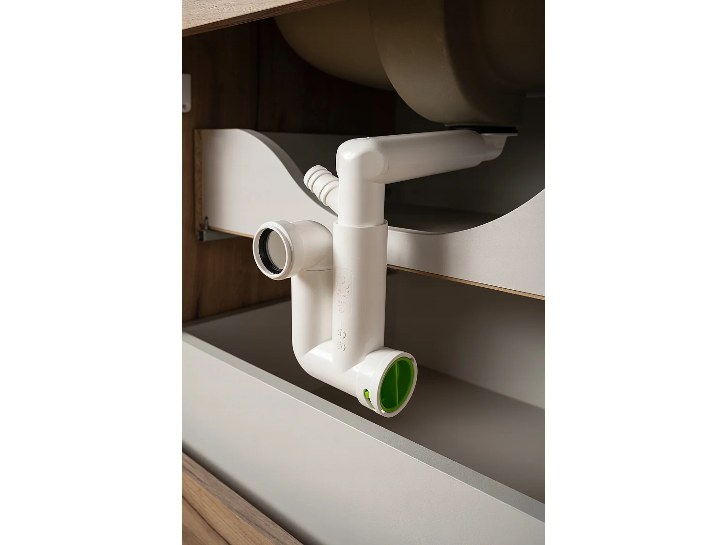 Raumsparsiphon Weiß mit Pop-up Ventil Chrom – RODAN